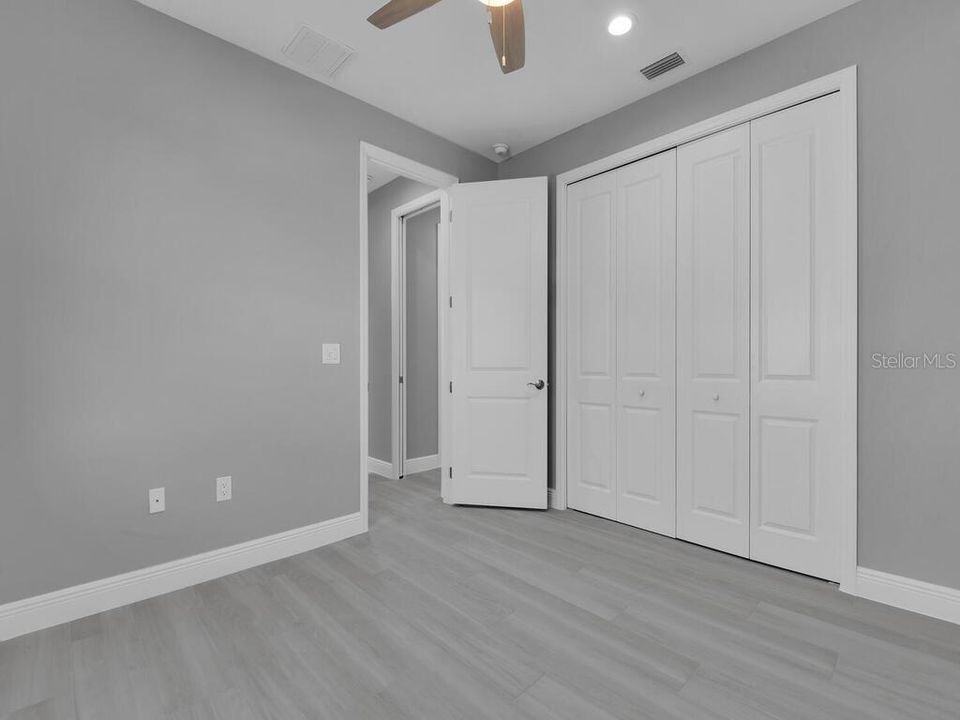 Activo con contrato: $595,000 (3 camas, 3 baños, 2244 Pies cuadrados)