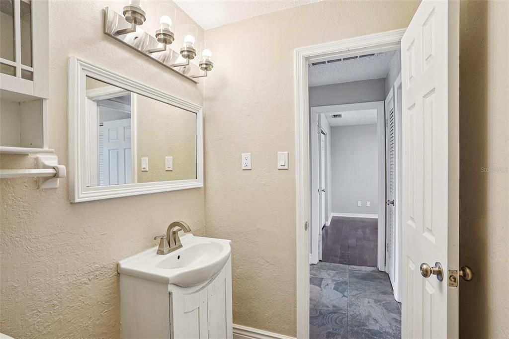 En Venta: $134,500 (2 camas, 1 baños, 891 Pies cuadrados)
