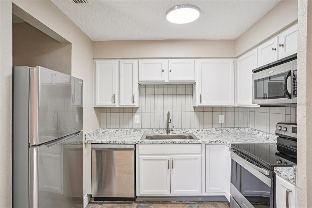 En Venta: $134,500 (2 camas, 1 baños, 891 Pies cuadrados)