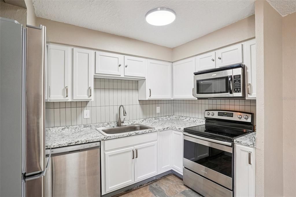 En Venta: $134,500 (2 camas, 1 baños, 891 Pies cuadrados)
