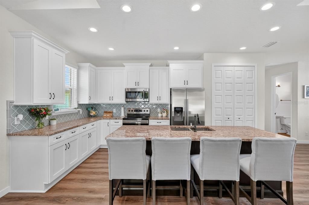 На продажу: $624,900 (3 спален, 2 ванн, 1725 Квадратных фут)