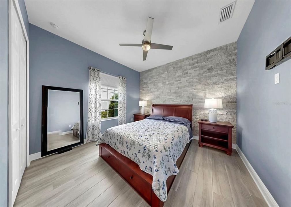 Activo con contrato: $949,000 (3 camas, 3 baños, 2963 Pies cuadrados)