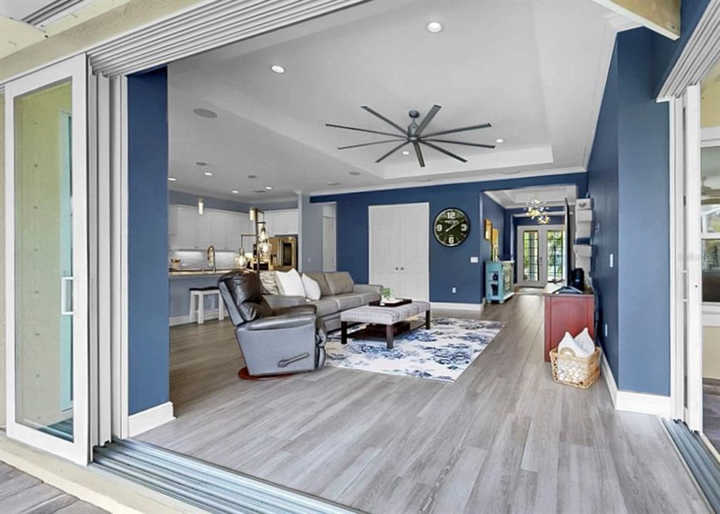 Activo con contrato: $949,000 (3 camas, 3 baños, 2963 Pies cuadrados)