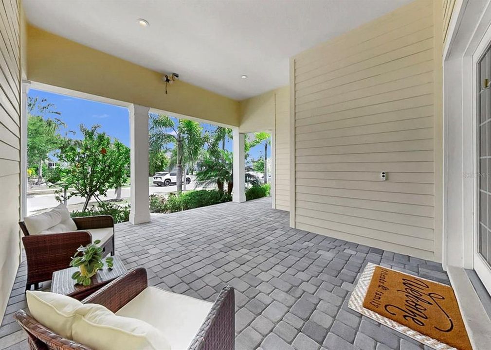 Activo con contrato: $949,000 (3 camas, 3 baños, 2963 Pies cuadrados)