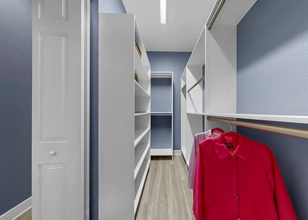 Activo con contrato: $949,000 (3 camas, 3 baños, 2963 Pies cuadrados)