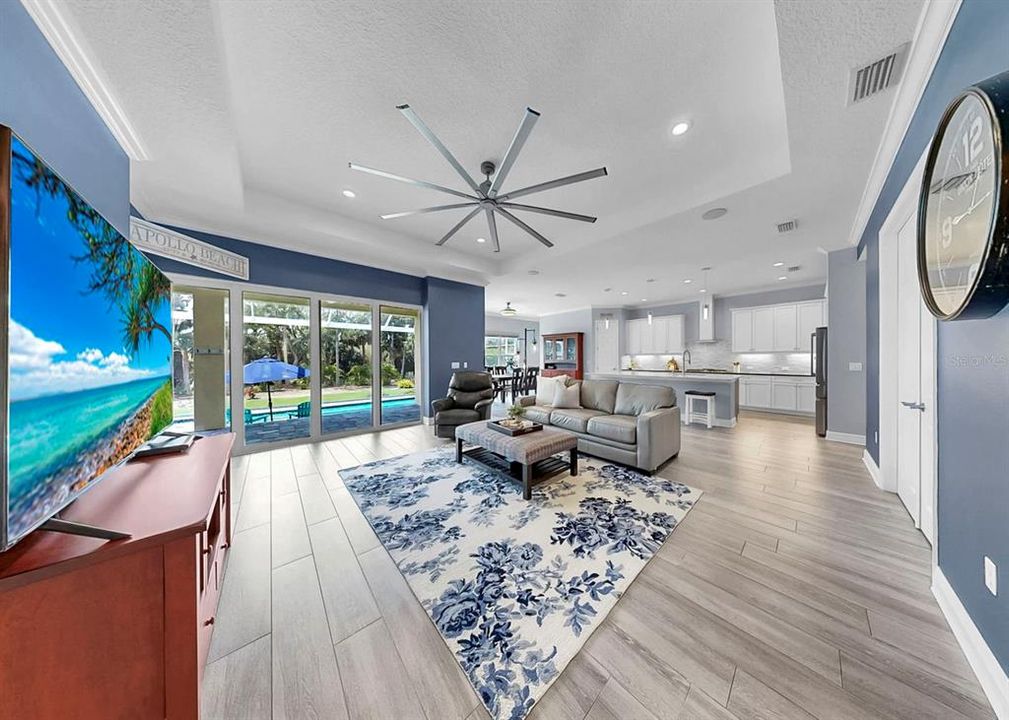 Activo con contrato: $949,000 (3 camas, 3 baños, 2963 Pies cuadrados)