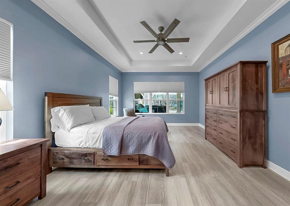 Activo con contrato: $949,000 (3 camas, 3 baños, 2963 Pies cuadrados)