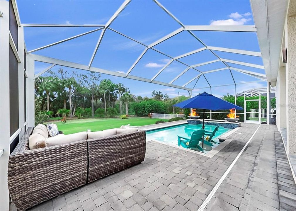 Activo con contrato: $949,000 (3 camas, 3 baños, 2963 Pies cuadrados)
