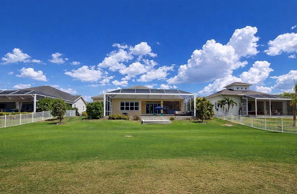 Activo con contrato: $949,000 (3 camas, 3 baños, 2963 Pies cuadrados)