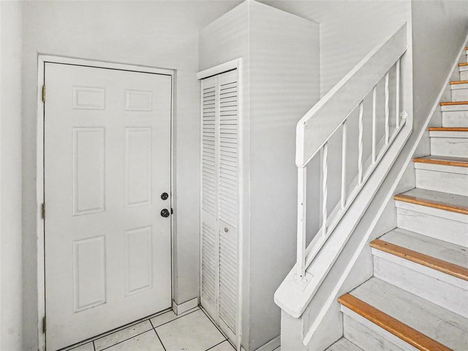 En Venta: $175,000 (2 camas, 2 baños, 1070 Pies cuadrados)