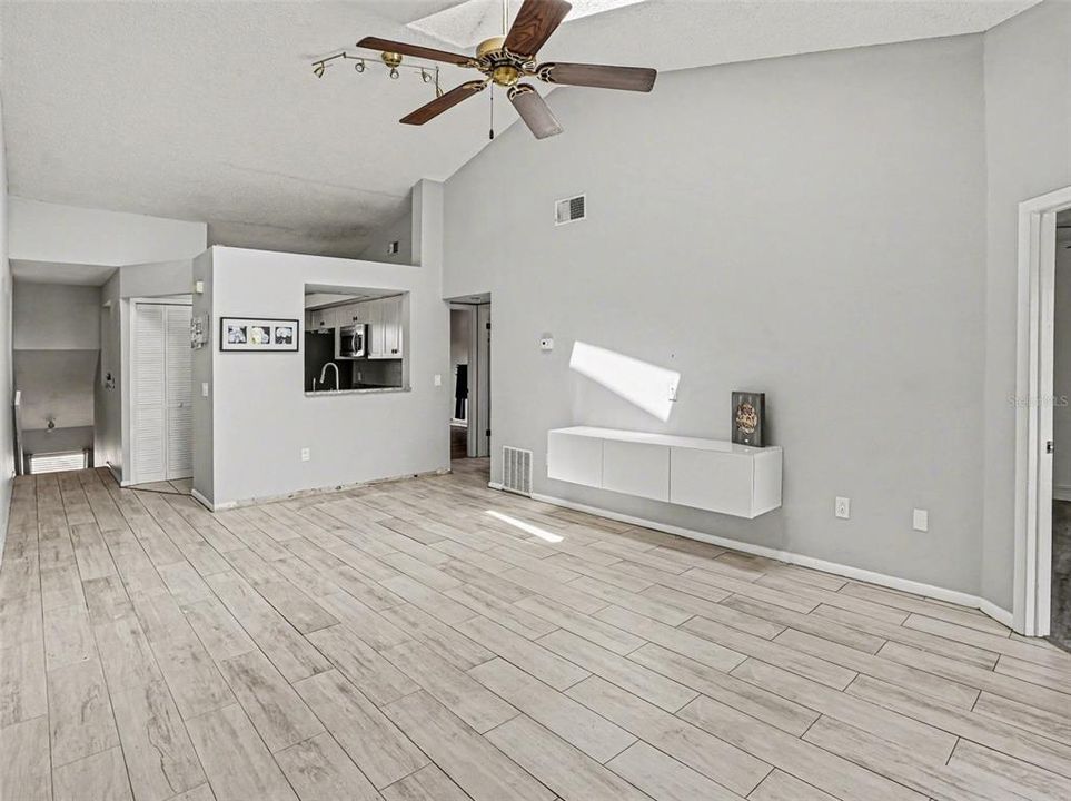 En Venta: $175,000 (2 camas, 2 baños, 1070 Pies cuadrados)