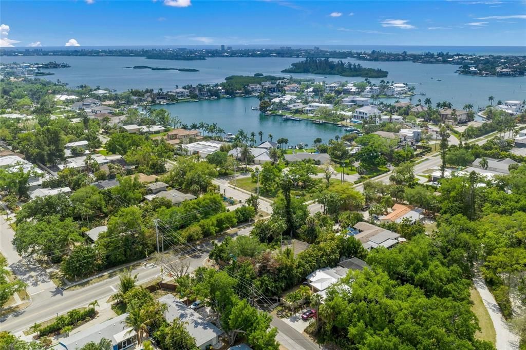 For Sale: $1,095,000 (3 beds, 2 baths, 1368 Square Feet)