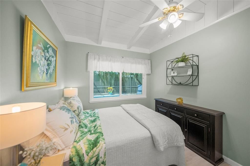 For Sale: $1,095,000 (3 beds, 2 baths, 1368 Square Feet)