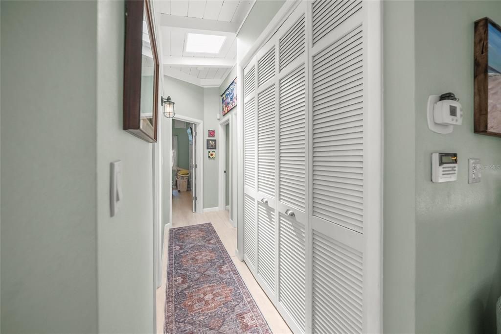 For Sale: $1,095,000 (3 beds, 2 baths, 1368 Square Feet)