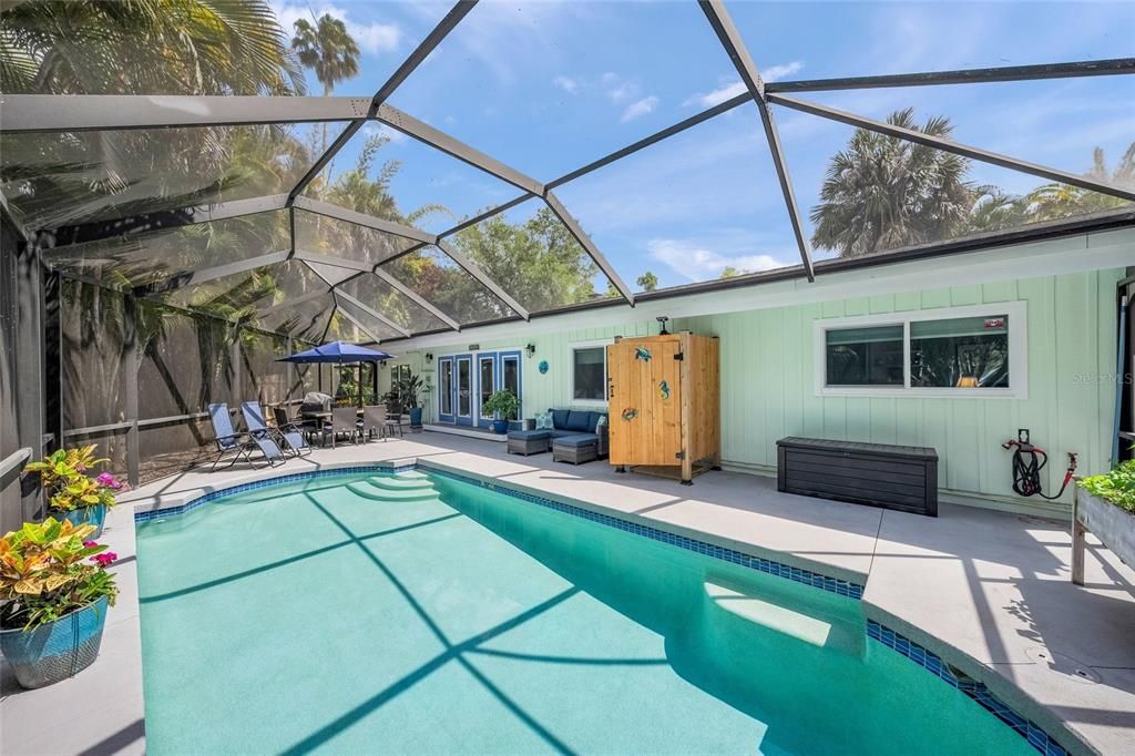 For Sale: $1,095,000 (3 beds, 2 baths, 1368 Square Feet)