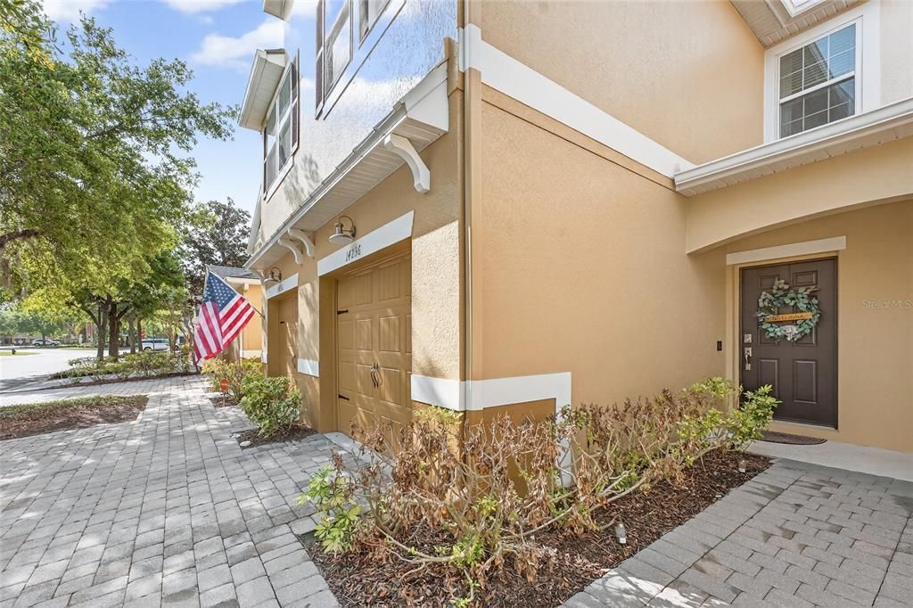 Под контрактом: $369,990 (3 спален, 2 ванн, 1512 Квадратных фут)
