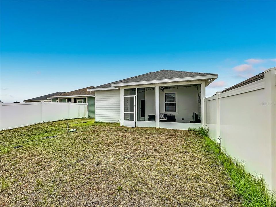 For Sale: $279,000 (3 beds, 2 baths, 1372 Square Feet)