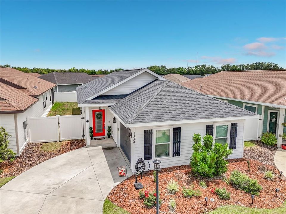 For Sale: $279,000 (3 beds, 2 baths, 1372 Square Feet)