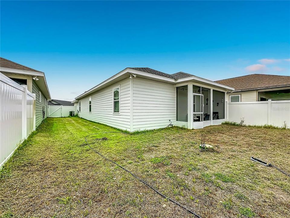 For Sale: $279,000 (3 beds, 2 baths, 1372 Square Feet)