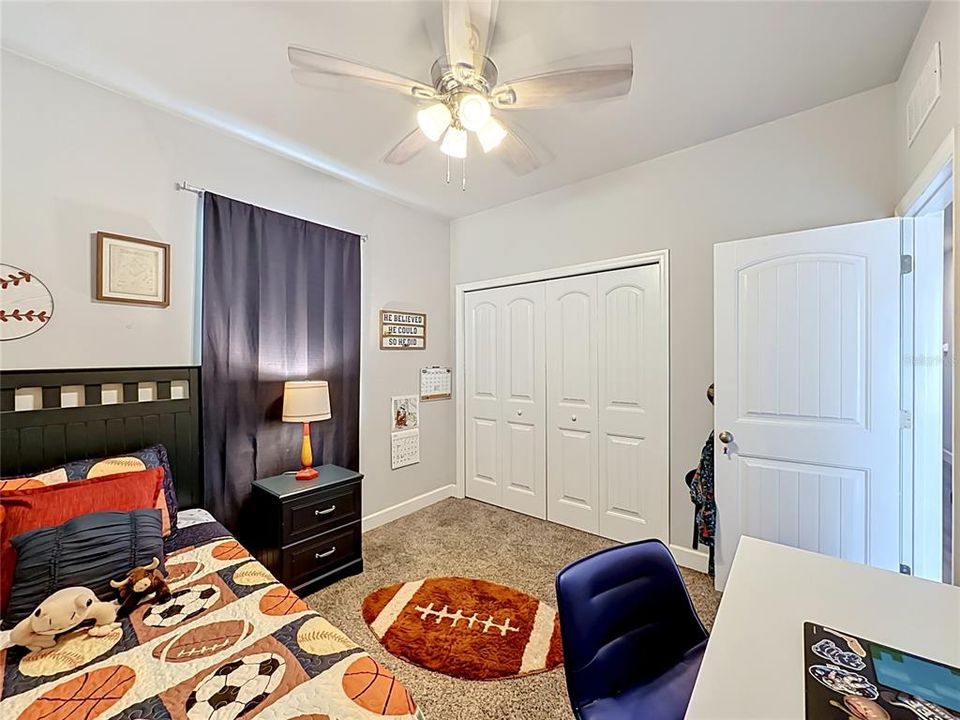 For Sale: $279,000 (3 beds, 2 baths, 1372 Square Feet)