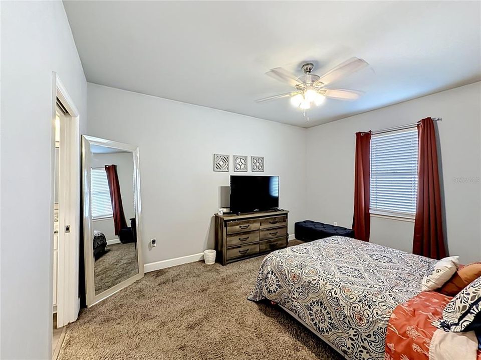 For Sale: $279,000 (3 beds, 2 baths, 1372 Square Feet)