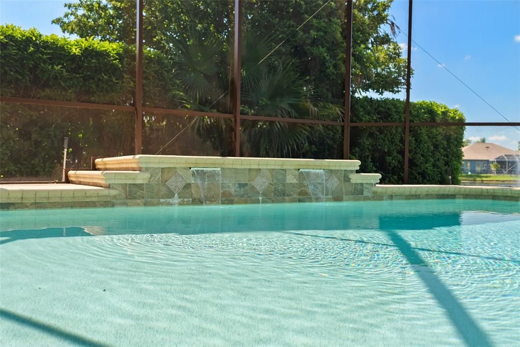 Activo con contrato: $735,000 (4 camas, 3 baños, 3625 Pies cuadrados)