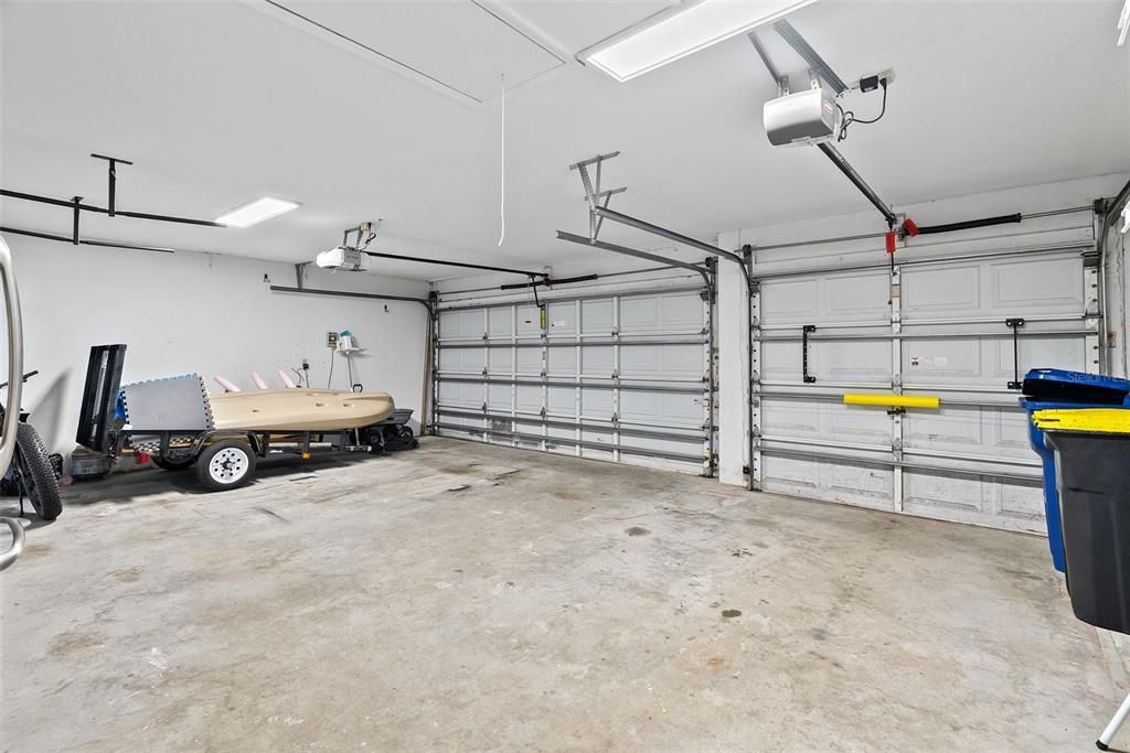 Activo con contrato: $735,000 (4 camas, 3 baños, 3625 Pies cuadrados)