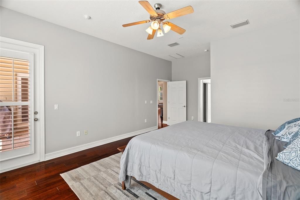 Activo con contrato: $735,000 (4 camas, 3 baños, 3625 Pies cuadrados)