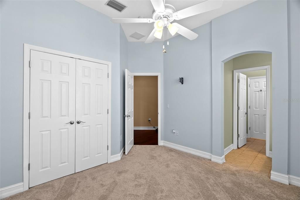 Activo con contrato: $735,000 (4 camas, 3 baños, 3625 Pies cuadrados)