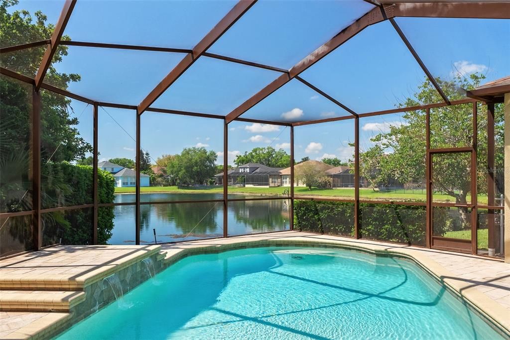 Activo con contrato: $735,000 (4 camas, 3 baños, 3625 Pies cuadrados)