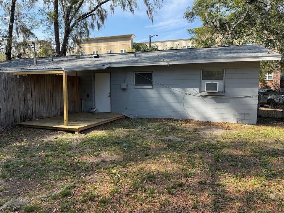 出租: $1,025 (2 贝兹, 1 浴室, 648 平方英尺)