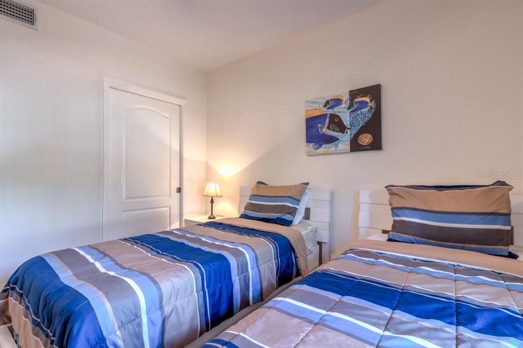 For Rent: $4,000 (2 beds, 2 baths, 1230 Square Feet)