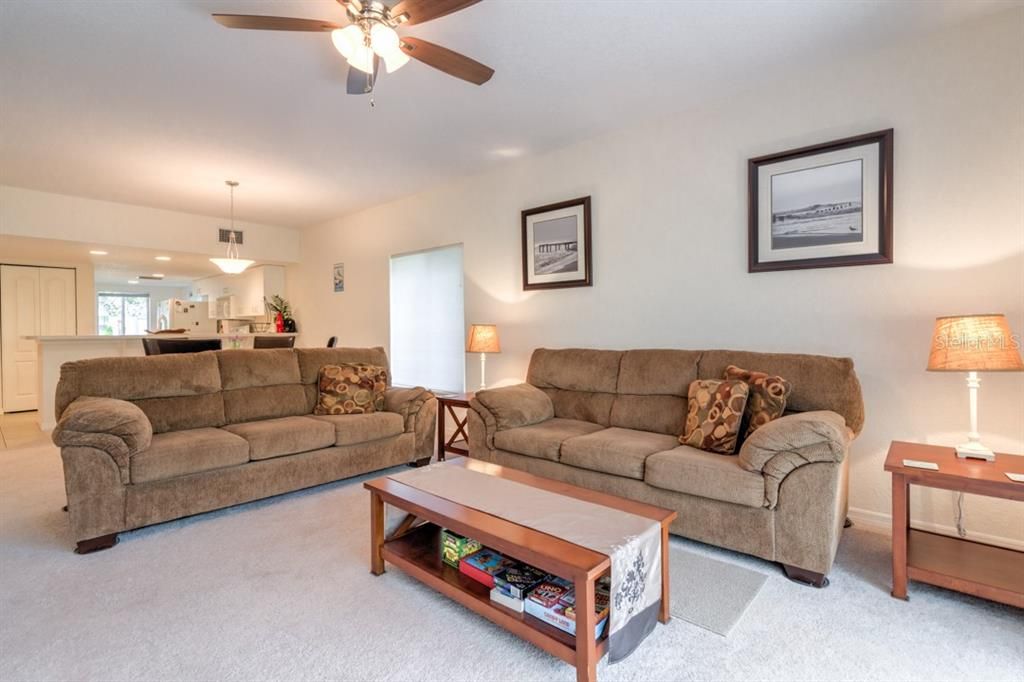 For Rent: $4,000 (2 beds, 2 baths, 1230 Square Feet)