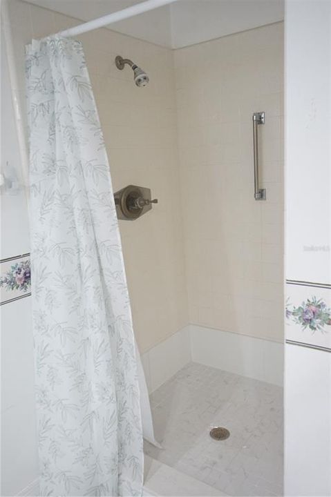 Active With Contract: $124,500 (2 beds, 2 baths, 1120 Square Feet)