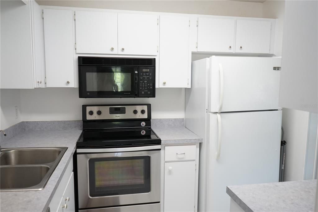 Active With Contract: $124,500 (2 beds, 2 baths, 1120 Square Feet)