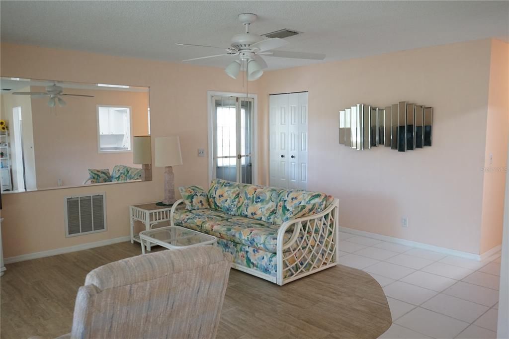 Active With Contract: $124,500 (2 beds, 2 baths, 1120 Square Feet)