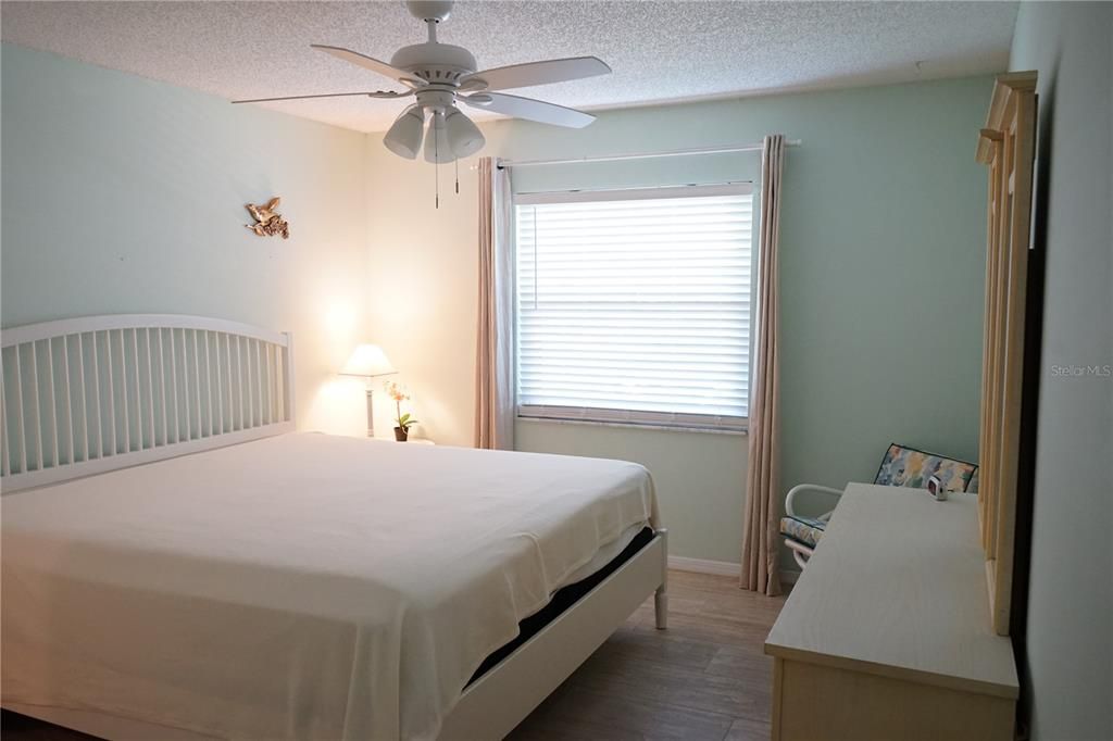 Active With Contract: $124,500 (2 beds, 2 baths, 1120 Square Feet)
