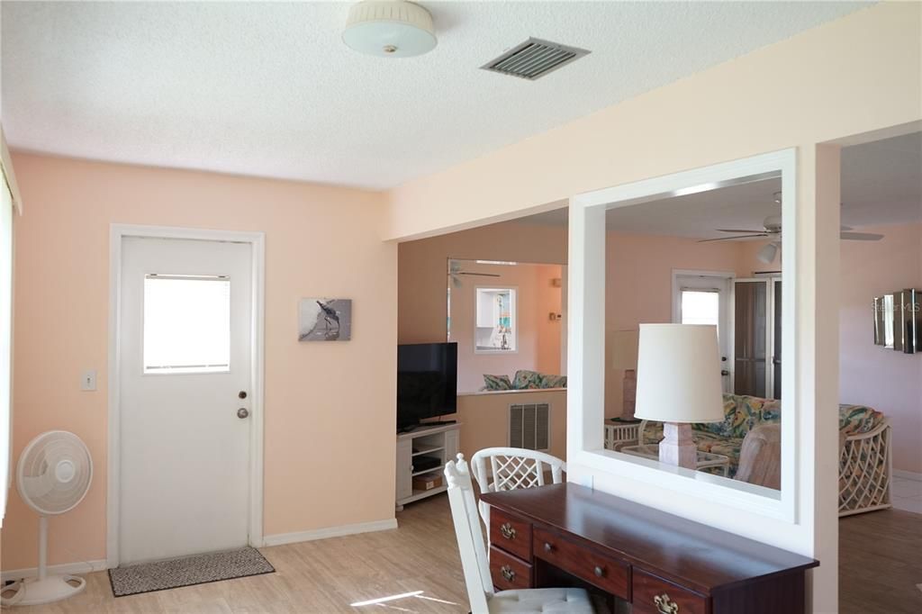 Active With Contract: $124,500 (2 beds, 2 baths, 1120 Square Feet)