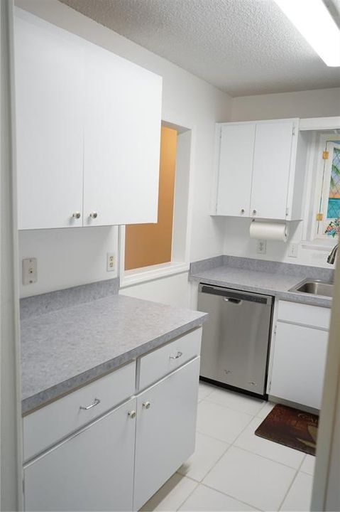 Active With Contract: $124,500 (2 beds, 2 baths, 1120 Square Feet)