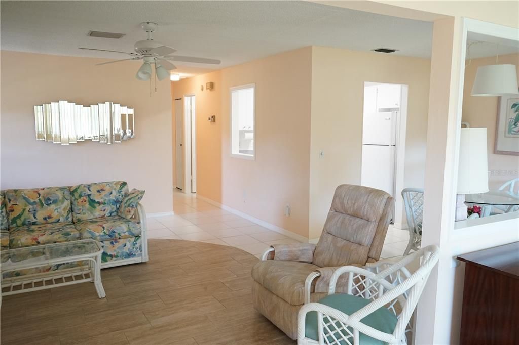 Active With Contract: $124,500 (2 beds, 2 baths, 1120 Square Feet)