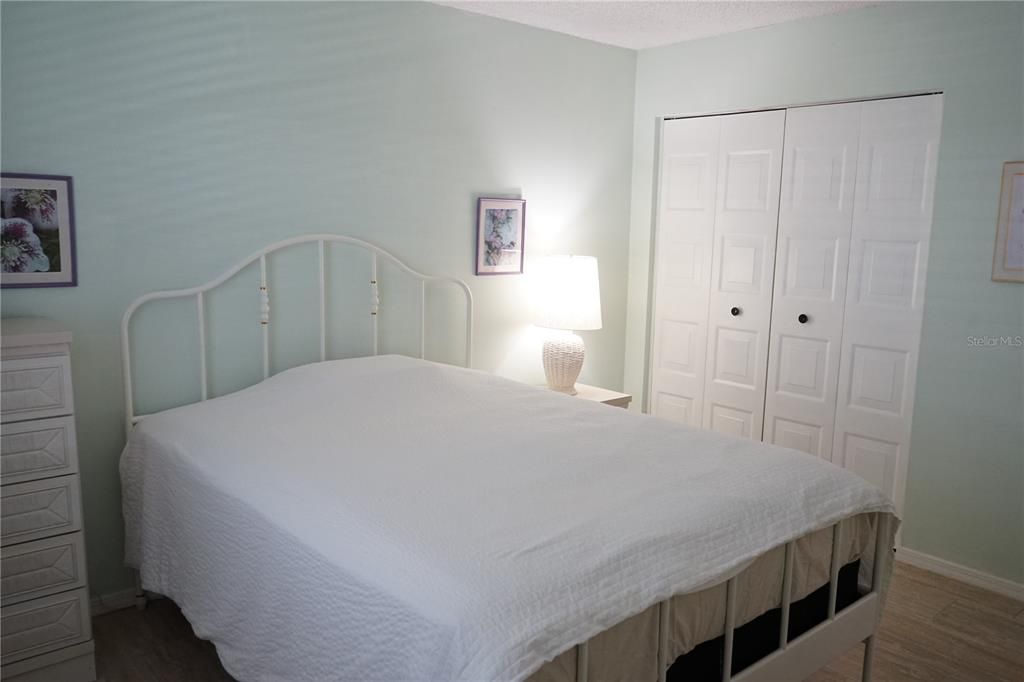 Active With Contract: $124,500 (2 beds, 2 baths, 1120 Square Feet)