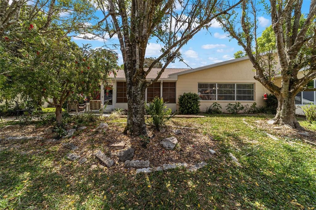 For Sale: $225,000 (2 beds, 2 baths, 1688 Square Feet)