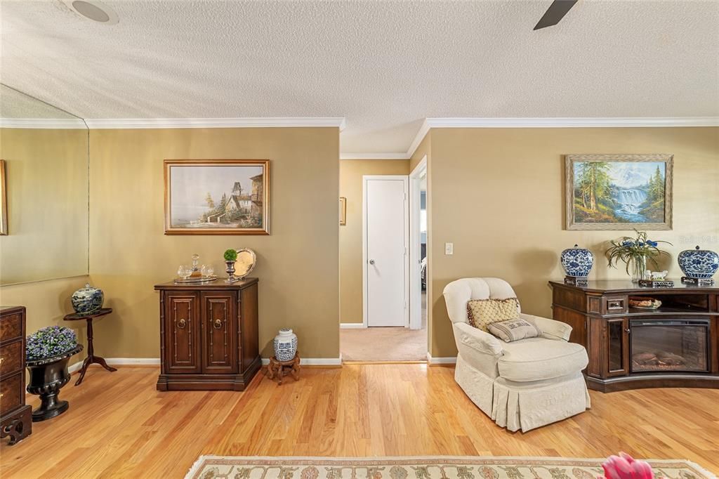 For Sale: $225,000 (2 beds, 2 baths, 1688 Square Feet)