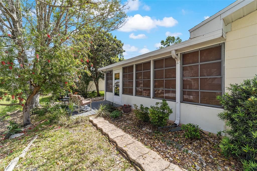 For Sale: $225,000 (2 beds, 2 baths, 1688 Square Feet)