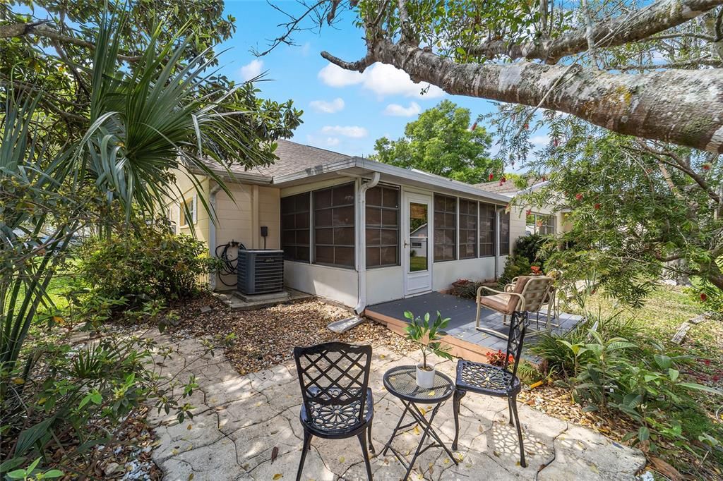 For Sale: $225,000 (2 beds, 2 baths, 1688 Square Feet)