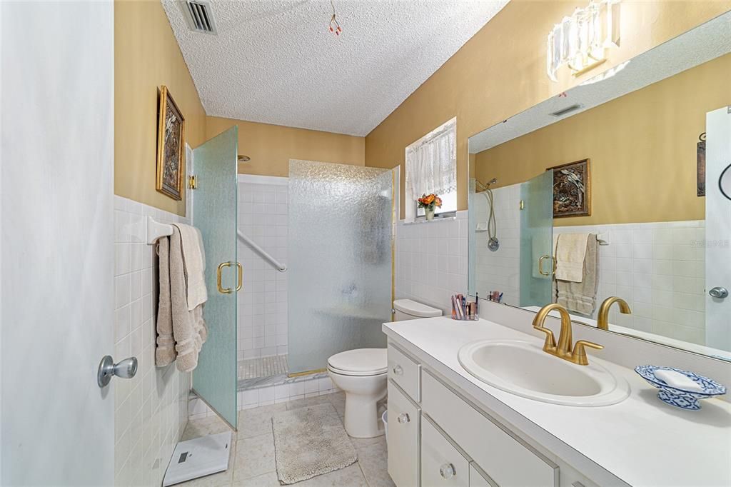 For Sale: $225,000 (2 beds, 2 baths, 1688 Square Feet)