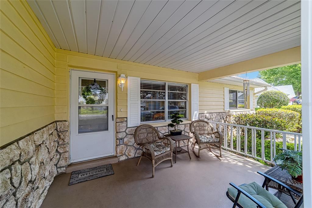 For Sale: $225,000 (2 beds, 2 baths, 1688 Square Feet)