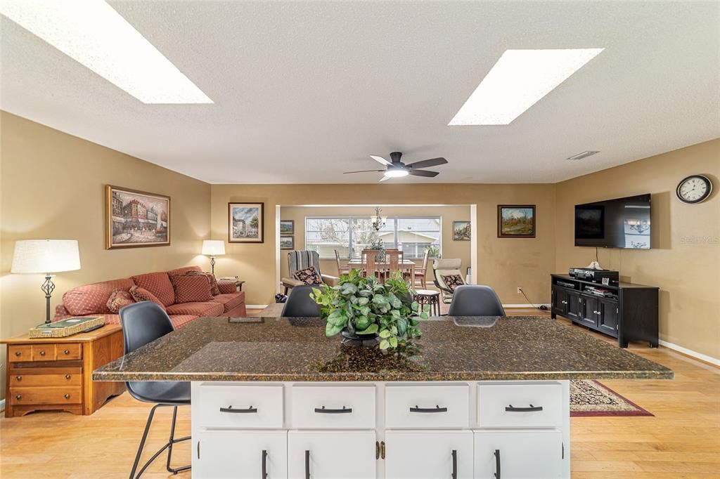 For Sale: $225,000 (2 beds, 2 baths, 1688 Square Feet)