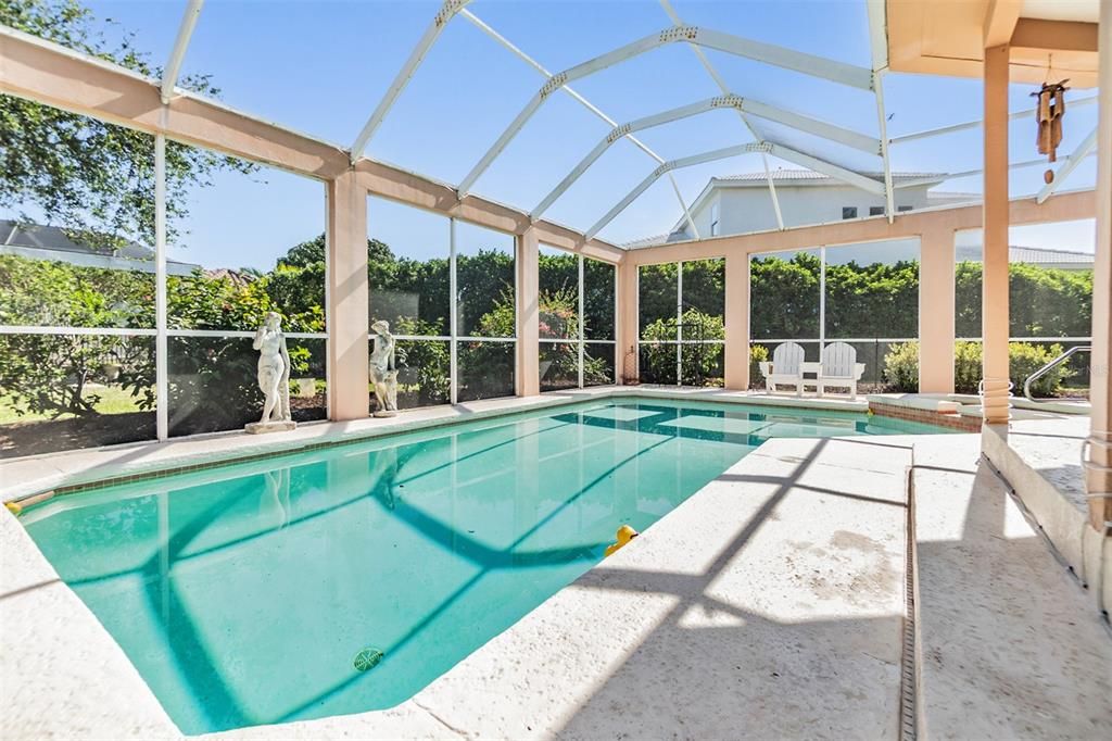 Activo con contrato: $930,000 (5 camas, 5 baños, 3463 Pies cuadrados)