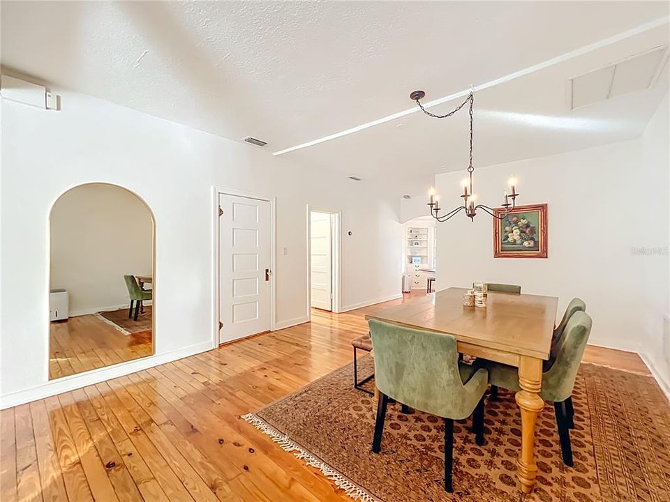 For Sale: $659,000 (3 beds, 2 baths, 1784 Square Feet)